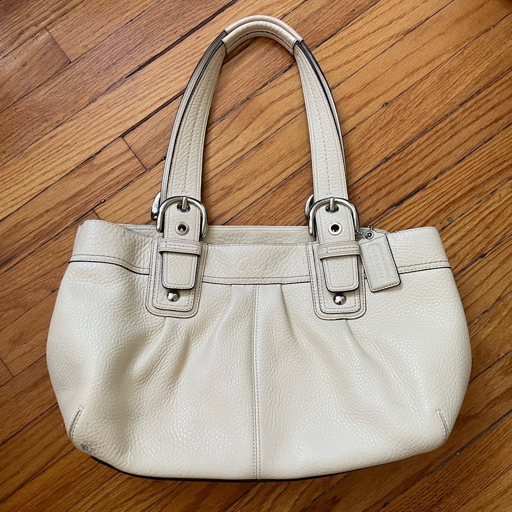 🩷 Coach Soho Cream Leather Tote Bag